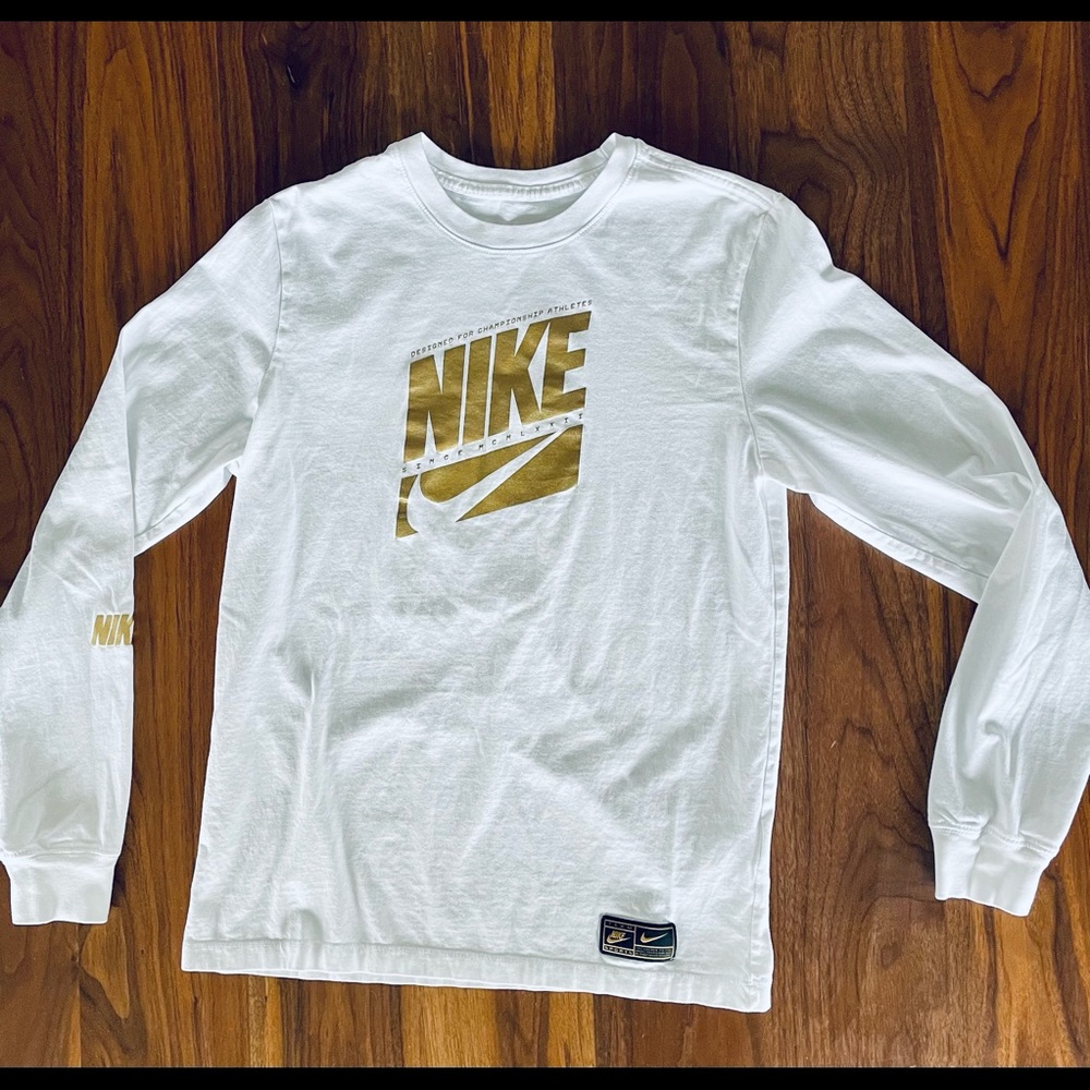 Men’s Long Sleeved Nike Tshirt